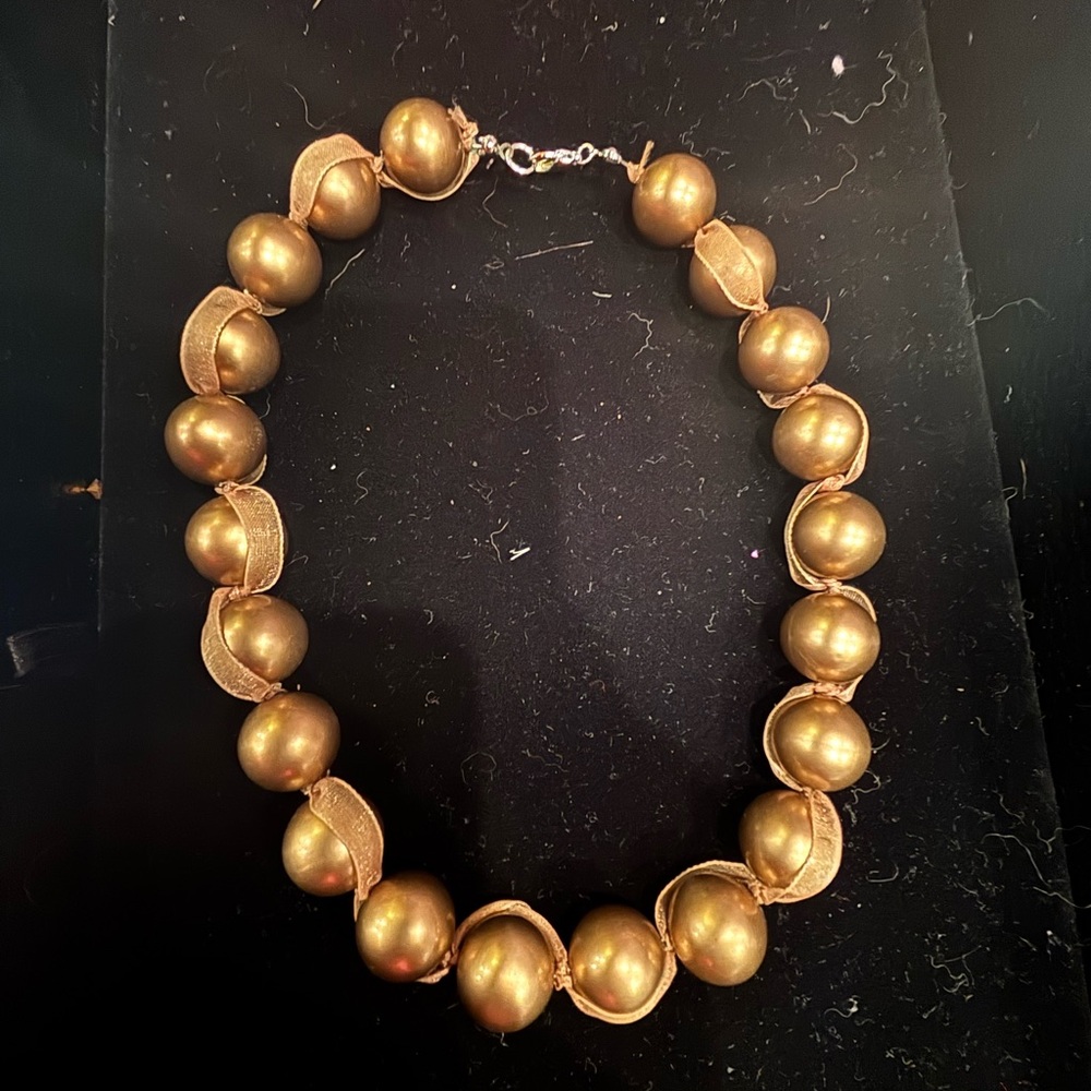 Elegant Gold Beaded Necklace